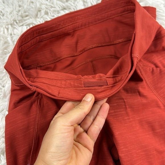 Lululemon Time To Sweat Crop *23" Stride Emboss Cayenne - Picture 2 of 6